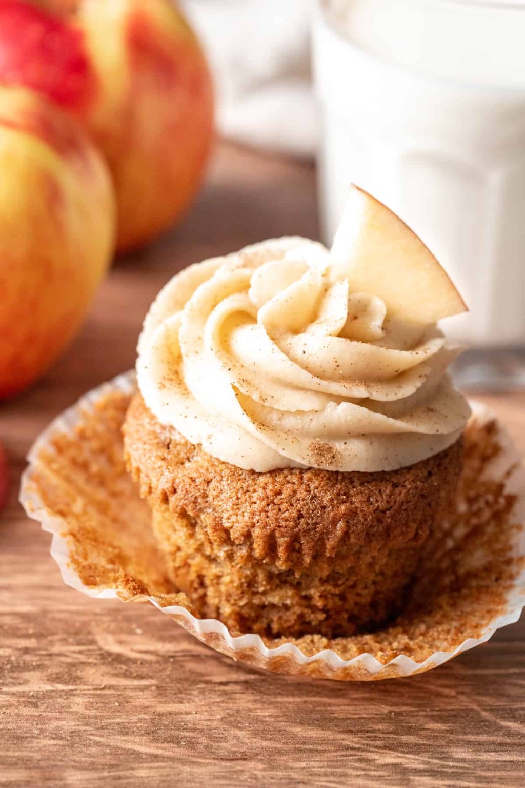 Picture of: Apple Cupcakes with Cream Cheese Frosting