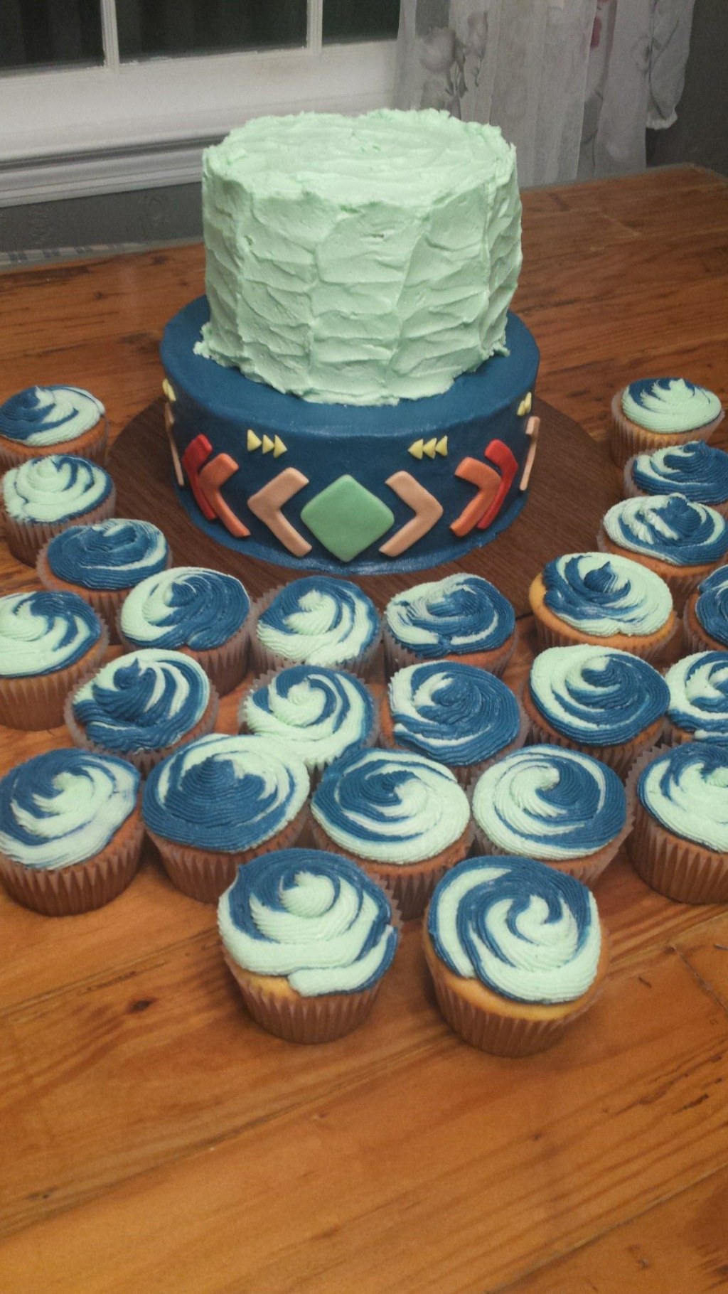 Picture of: Aztec cake with cupcakes  Indian cake, Cake, Desserts