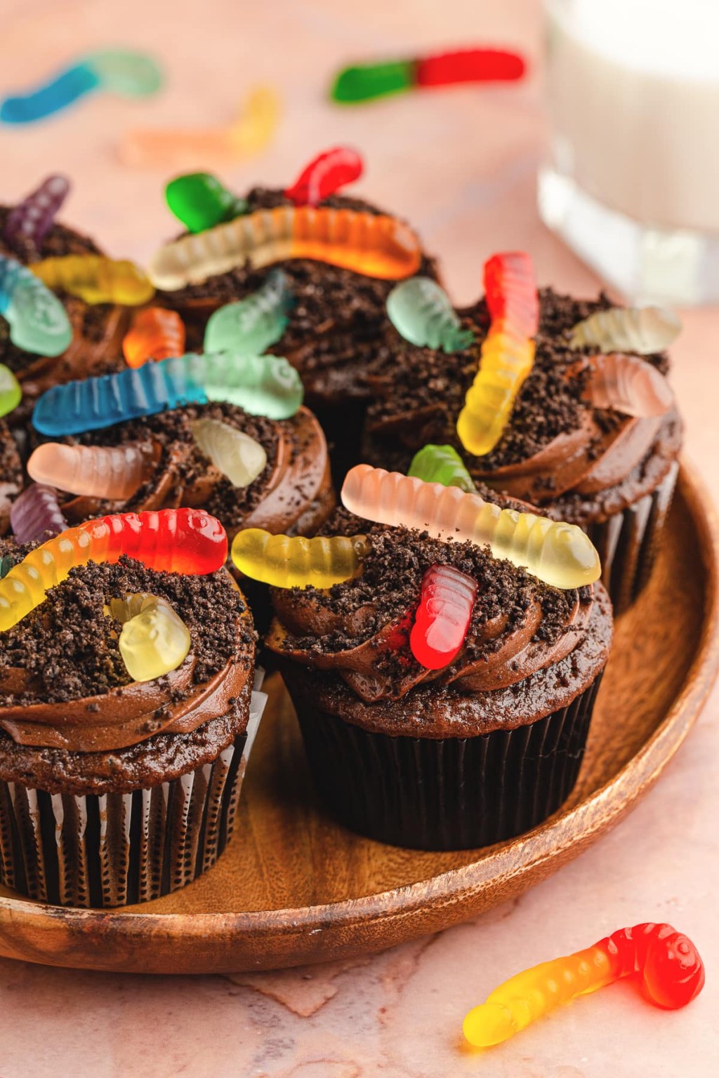 Picture of: Dirt Cupcakes with Gummy Worms