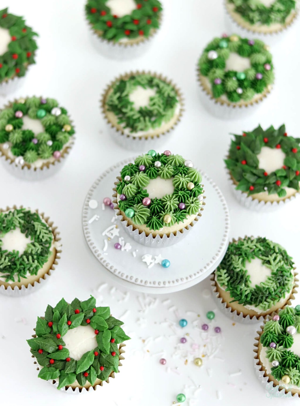 Picture of: Festive Christmas Wreath Cupcakes Tutorial – Sugar & Sparrow