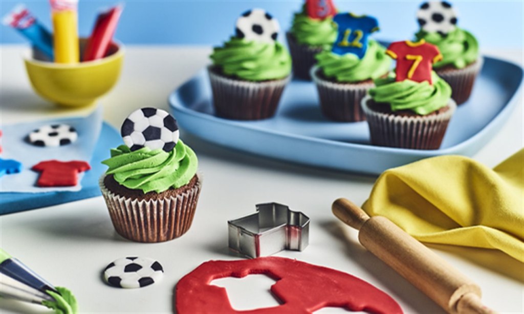 Picture of: Football Cupcakes