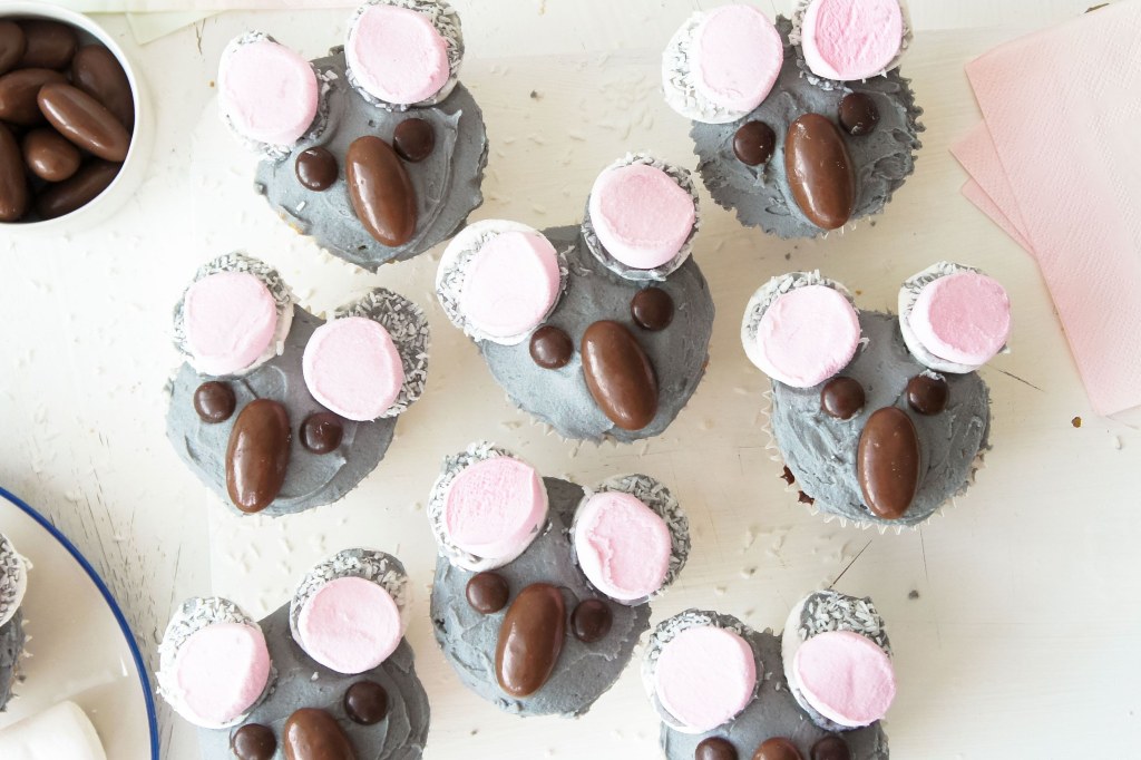 Picture of: Koala Cupcakes