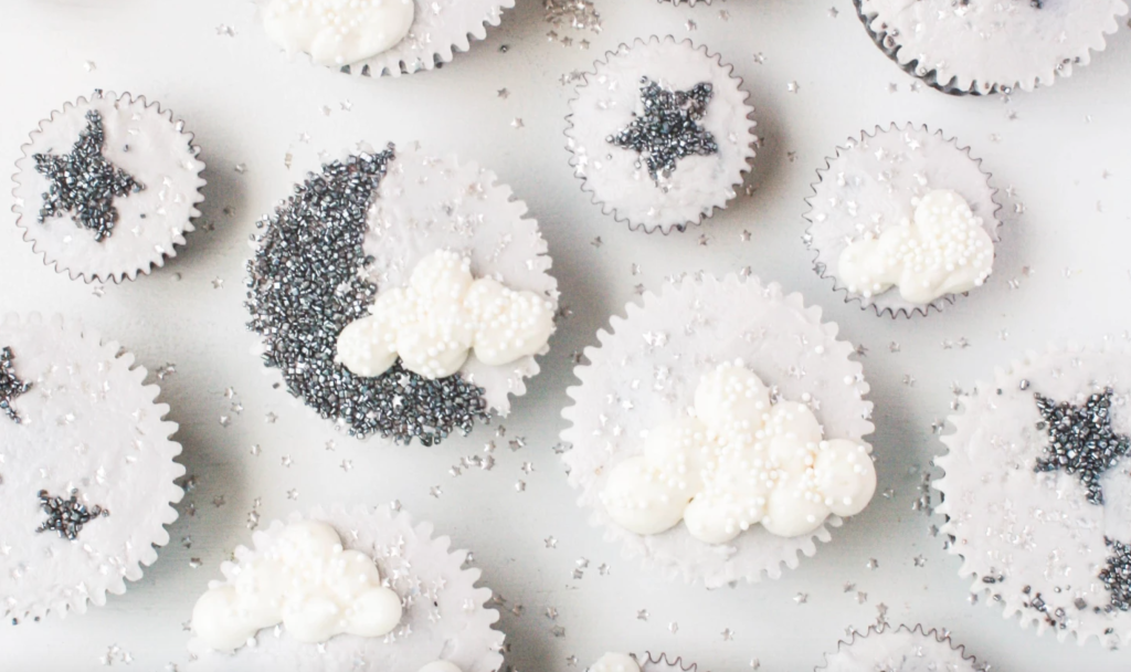 Picture of: Make Sparkly, Modern Moon & Star Cupcakes: FREE Tutorial  Craftsy