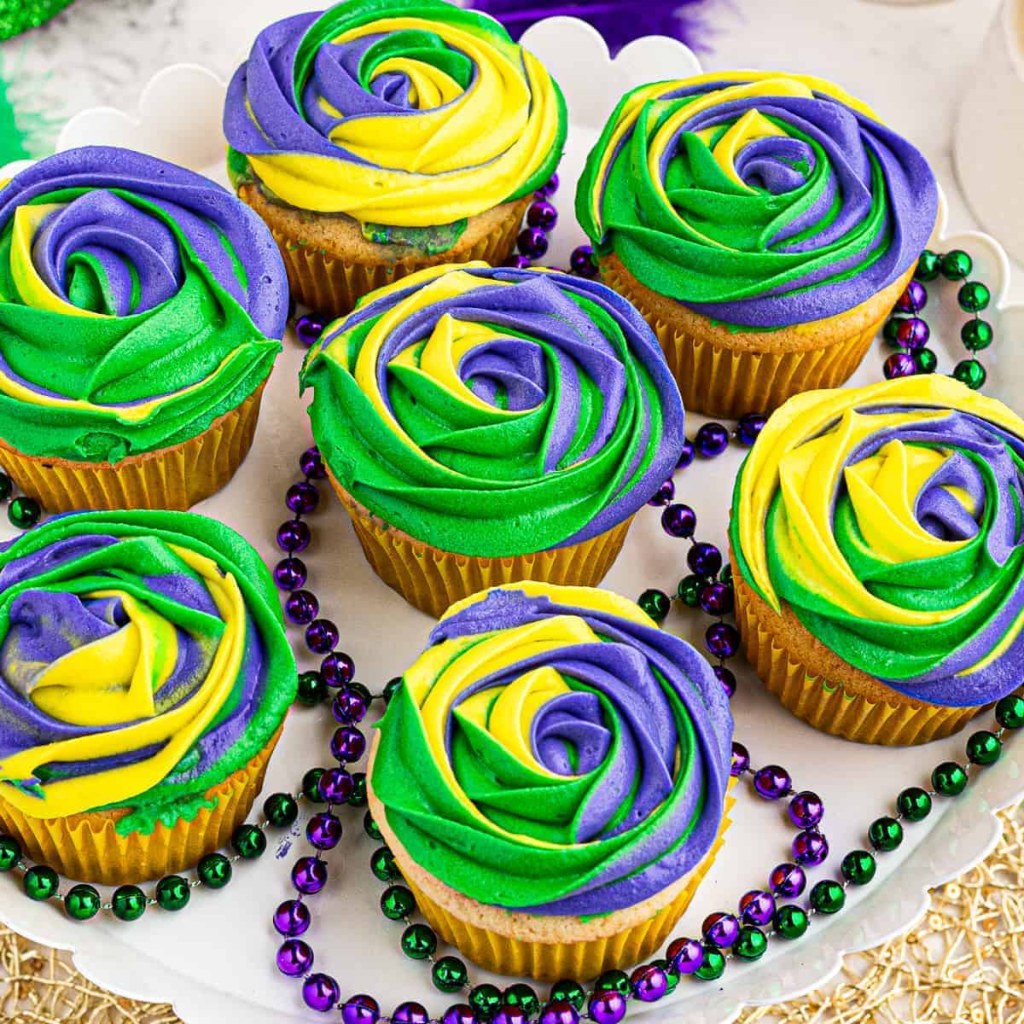 Picture of: Mardi Gras Cupcake Recipe (King Cake Cupcakes)