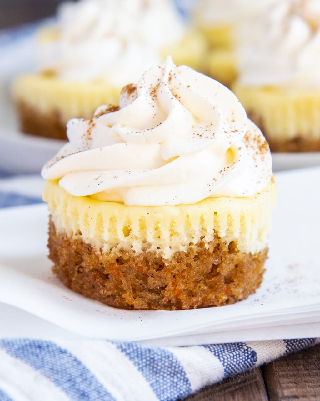 Picture of: Mini Carrot Cake Cheesecakes