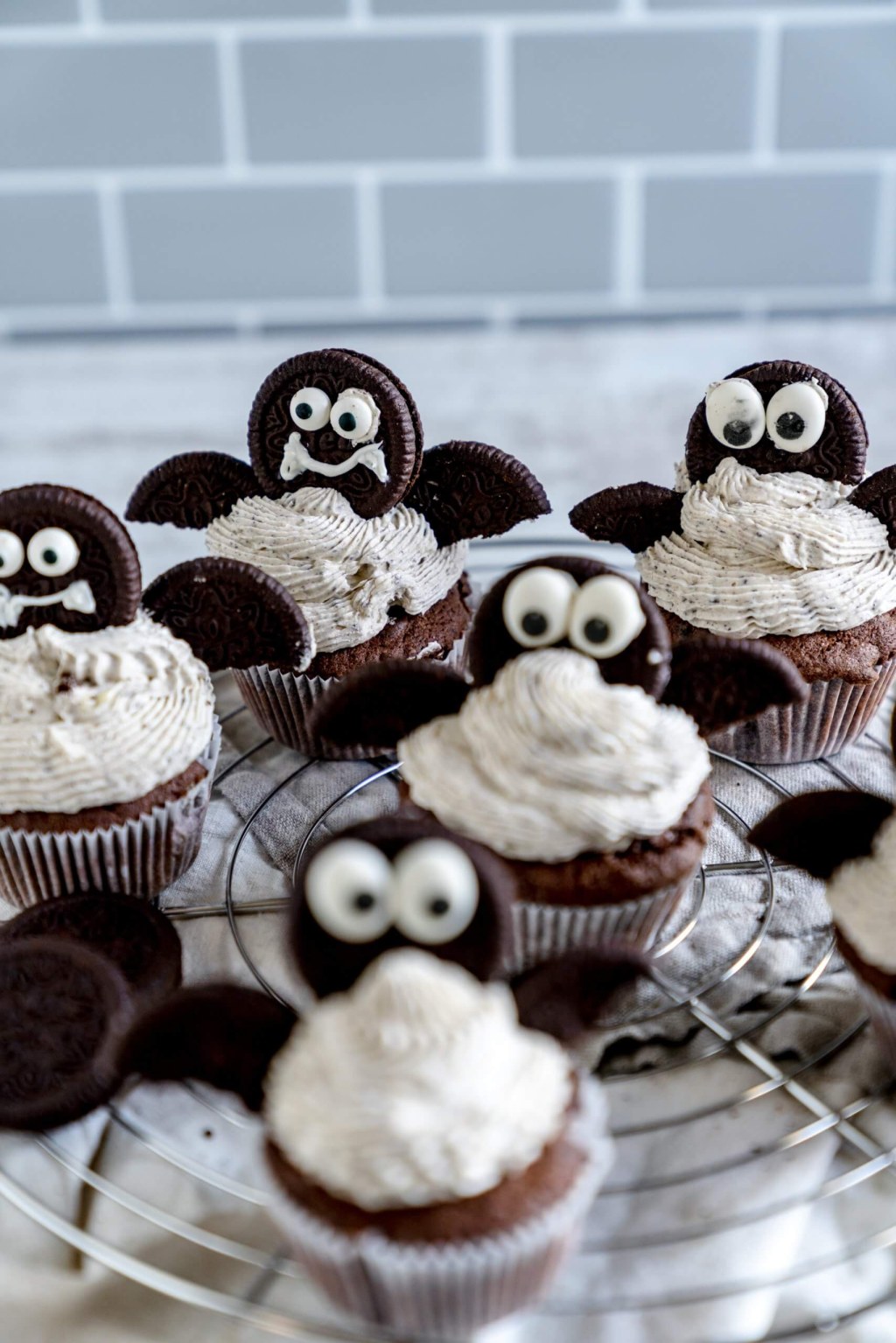Picture of: Oreo® Cupcakes als Fledermaus