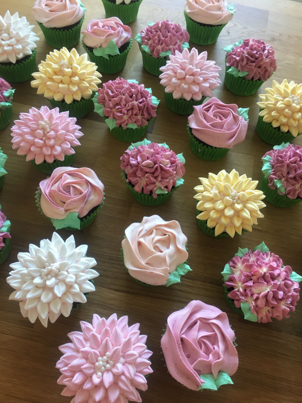 Picture of: Spring flower cupcakes  Easter flower cupcakes, Flower cupcakes