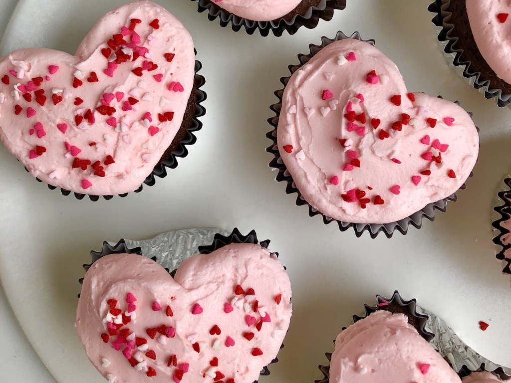 Picture of: The Ingenious Hack for Making Heart-Shaped Cupcakes  The Kitchn